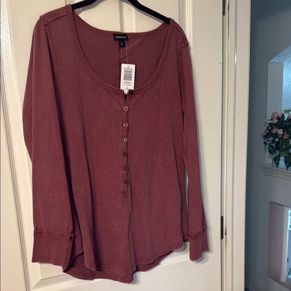 Torrid Long Sleeve fitted Henley - Picture 1 of 6